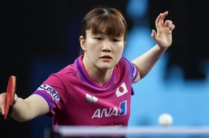 伴随着口号 伴随着口号